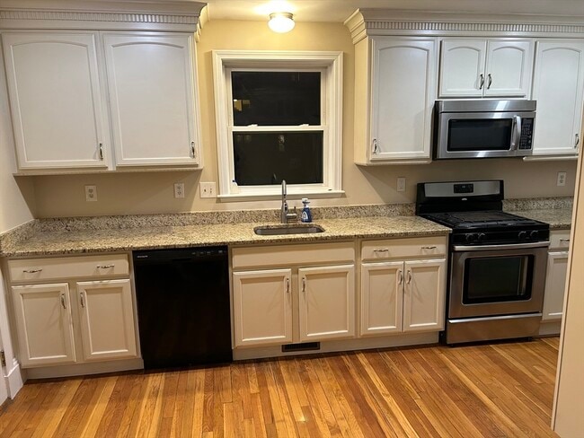 12 Hayes St, Unit 1 in Arlington, MA - Foto de edificio - Building Photo