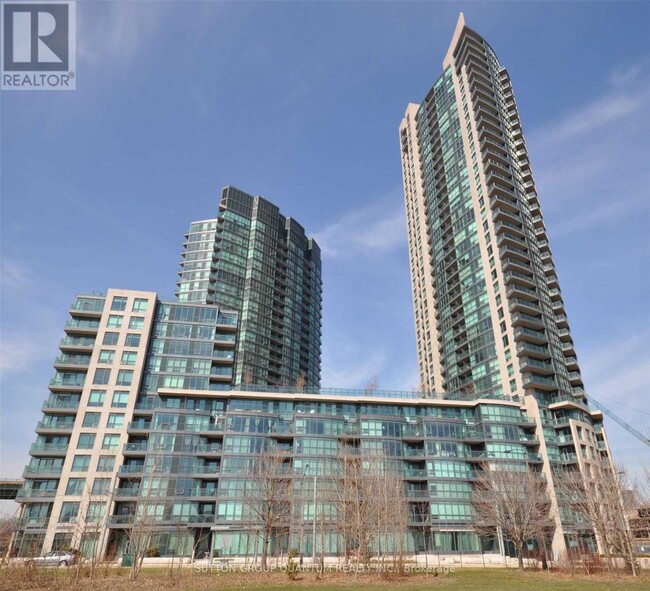 231-2231 Fort York Blvd