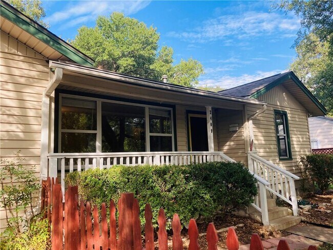 2400 W 7th St in Austin, TX - Building Photo - Building Photo