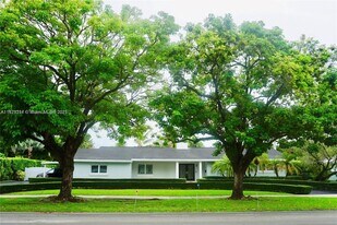 12741 SW 72nd Ave in Miami, FL - Building Photo