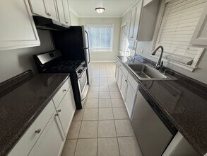 Welcome to this charming 3-bedroom, 1-bathroom home located in the vibrant city of Memphis, TN in Memphis, TN - Building Photo - Building Photo