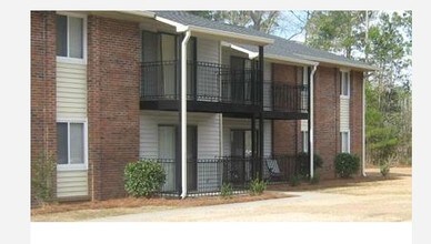 North Oaks Apartments in Conway, SC - Building Photo - Building Photo