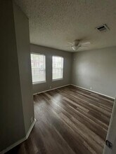 300 Lochwood Dr in Wylie, TX - Foto de edificio - Building Photo