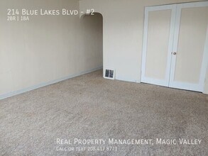214 Blue Lakes Blvd in Twin Falls, ID - Building Photo - Building Photo