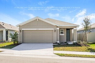 7977 Majestic Palms Ct in Venice, FL - Building Photo