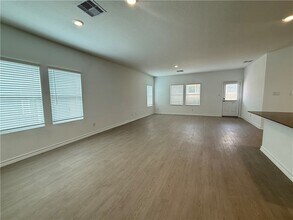 7925 Wonder Woman Dr in Corpus Christi, TX - Building Photo - Building Photo