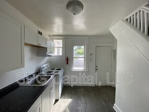28 E Maple St in York, PA - Foto de edificio - Building Photo