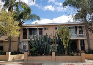 1334 N Las Palmas Ave Apartments in Los Angeles, CA - Foto de edificio - Building Photo