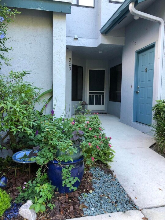 903 Harbour Pointe Way in Greenacres, FL - Building Photo