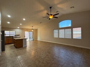 516 Country Hill Dr in North Las Vegas, NV - Building Photo - Building Photo