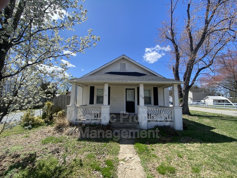 318 3rd St in Fredericksburg, VA - Building Photo