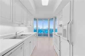 21784 Yacht Club Way in Aventura, FL - Building Photo