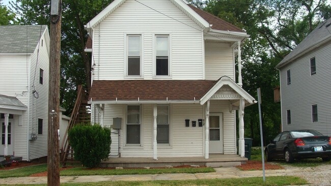 812 W Main St