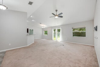 304 Woods Landing Dr in Lady Lake, FL - Building Photo - Building Photo