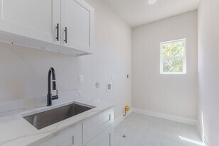 6814 Champion Ln in Houston, TX - Building Photo