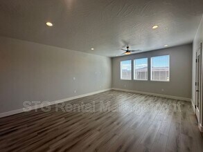 1147 S 4380 W in Hurricane, UT - Building Photo - Building Photo