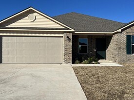 561 SE 3rd Ter in Newcastle, OK - Building Photo