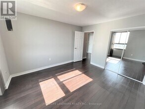 350-350 Seneca Hill Dr in Toronto, ON - Building Photo - Building Photo