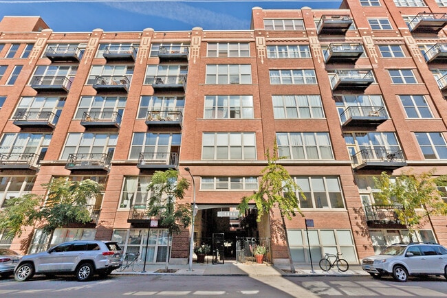 property at 1500 W Monroe St