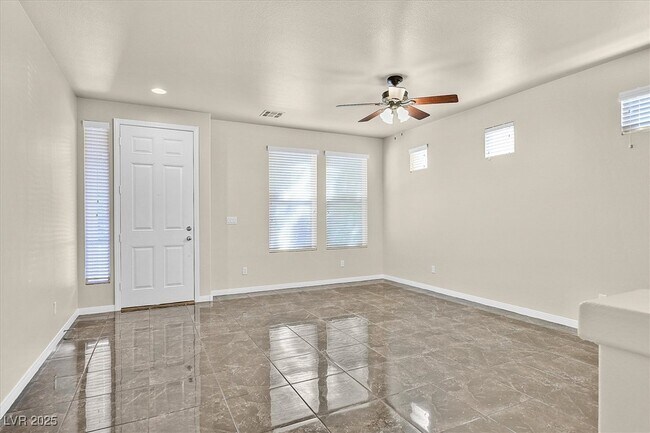6524 W Baroque Ave in Las Vegas, NV - Building Photo - Building Photo