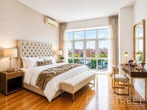 LUXURY LOFT in Queens!, Unit 519 in Queens, NY - Building Photo - Building Photo