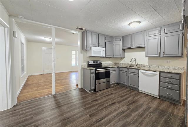 2503 Taylor St in Commerce, TX - Building Photo