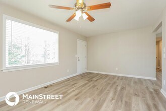 4872 Shasta Dr in Nashville, TN - Foto de edificio - Building Photo