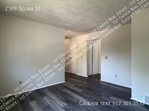 2509 Selma St in Holt, MI - Building Photo - Building Photo