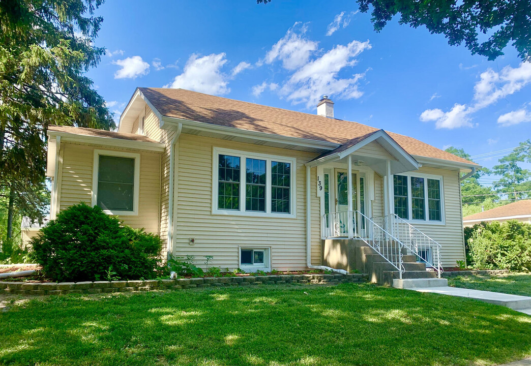 139 S Williams St in Westmont, IL - Foto de edificio