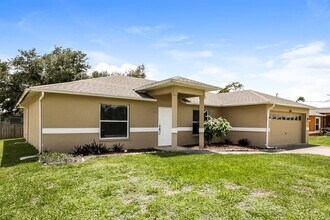 1855 Braddock Ave in North Port, FL - Building Photo - Building Photo