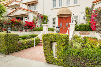 Ashton House in Los Angeles, CA - Building Photo - Building Photo