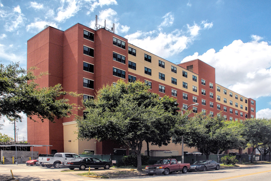 Houston Heights Towers in Houston, TX - Foto de edificio