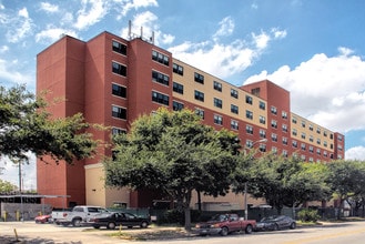 Houston Heights Towers in Houston, TX - Foto de edificio - Building Photo