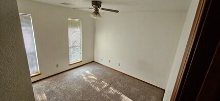 1320 Greenfield Dr in Edmond, OK - Building Photo - Building Photo