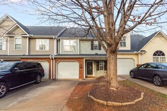 4 Hudson Cir in Greensboro, NC - Building Photo - Building Photo