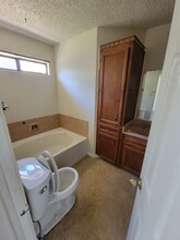 704 Atkinson Ave in Copperas Cove, TX - Foto de edificio - Building Photo