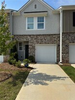 536 Magnolia Cir in Palmetto, GA - Building Photo