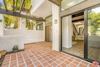 1559 Palisades Dr in Los Angeles, CA - Building Photo - Building Photo