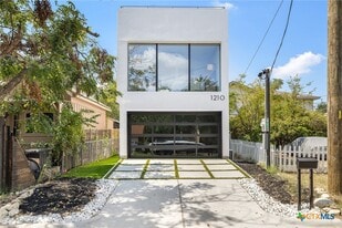 1210 Angelina St in Austin, TX - Building Photo