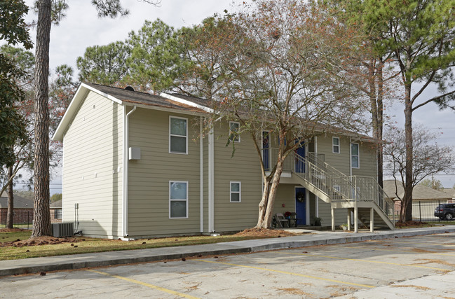 Katherine Square Apartments in Port Allen, LA - Building Photo - Building Photo