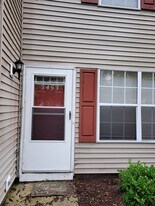 3453 Clover Meadows Dr, Unit 3453 in Chesapeake, VA - Building Photo