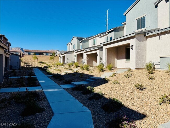 10775 Blake Gardens Ct in Las Vegas, NV - Building Photo - Building Photo