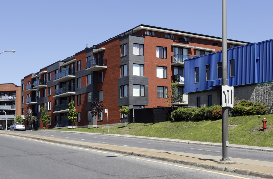 375 Décarie in Montréal, QC - Building Photo