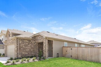 15243 Canyon Rapids Rd in Conroe, TX - Building Photo - Building Photo