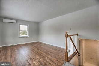 164 N Fairville Ave in Harrisburg, PA - Building Photo - Building Photo