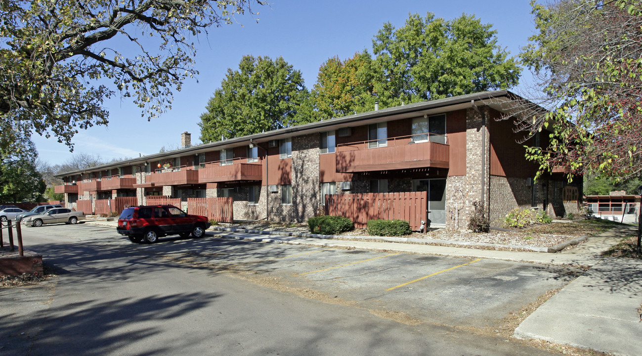 Apartments of Riverwood, LLC in Madison, WI - Foto de edificio