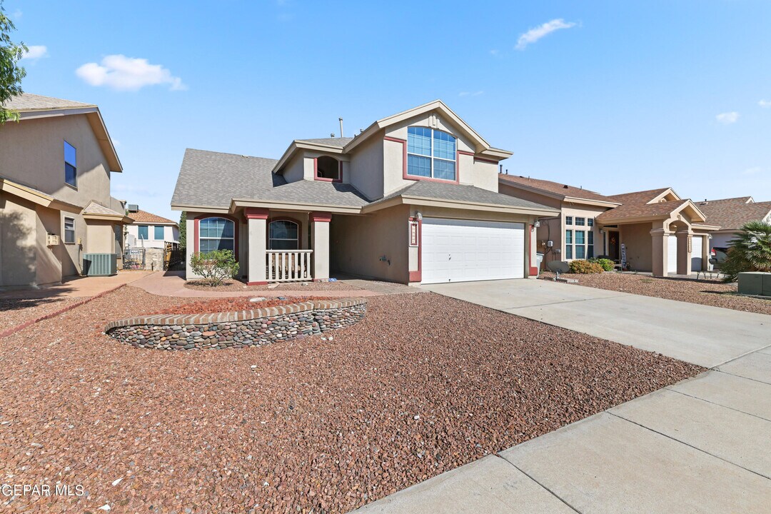 11236 Northview Dr in El Paso, TX - Building Photo