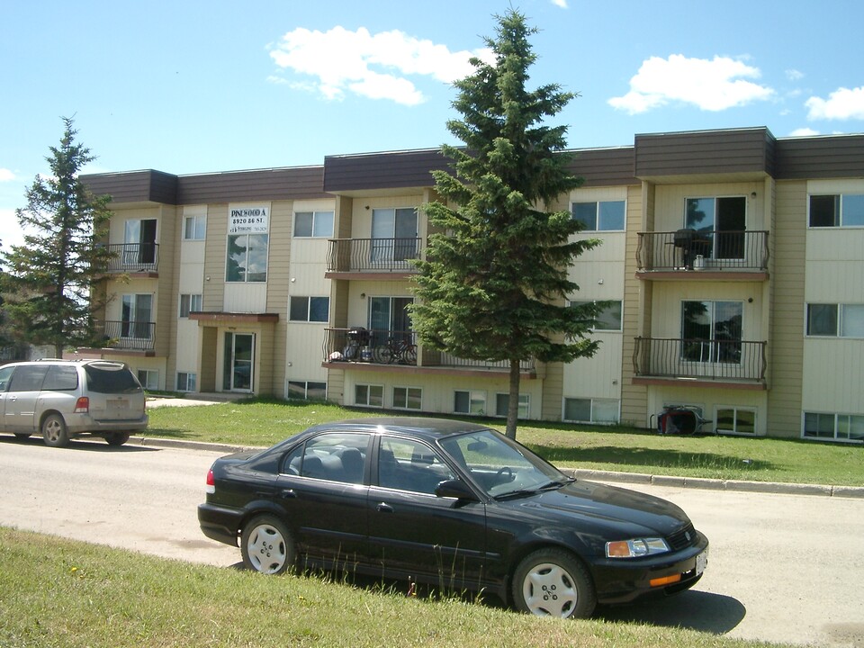 9004-9086 86 St in Fort St John, BC - Building Photo