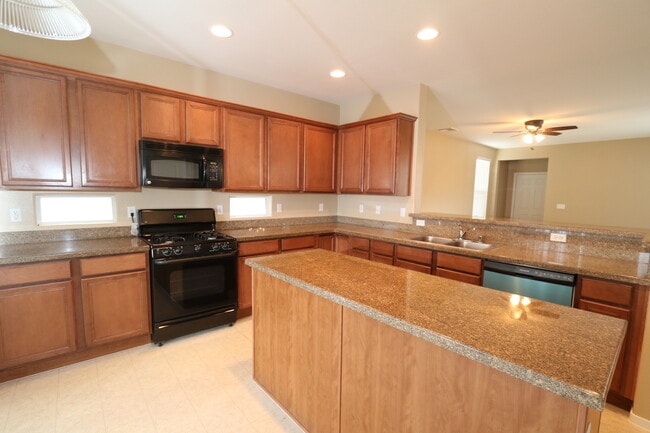 8978 Partridge Hill St in Las Vegas, NV - Building Photo - Building Photo