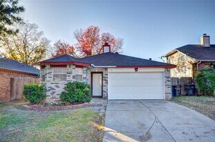 6751 Silver Sage Dr in Fort Worth, TX - Building Photo